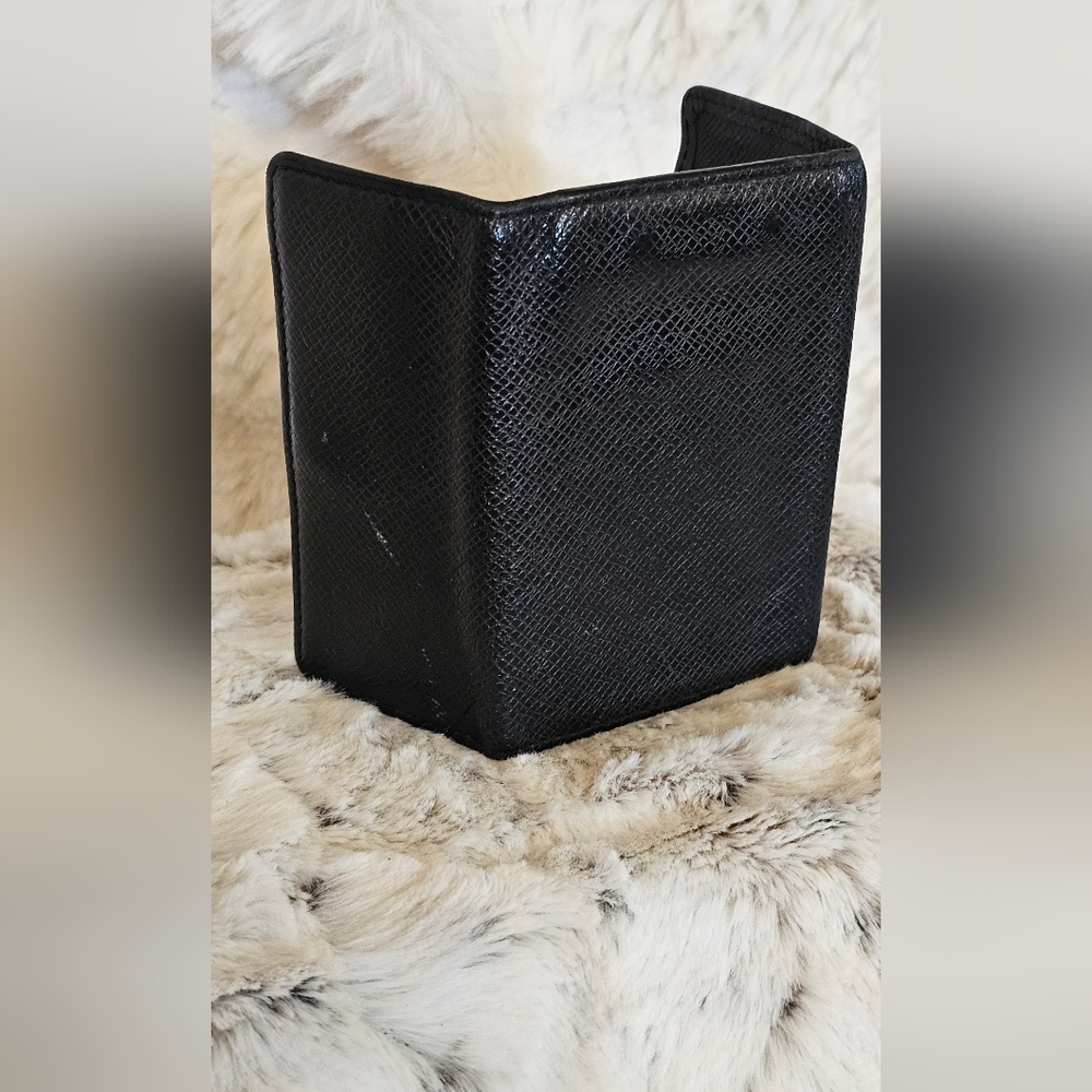 Louis Vuitton Black Epi Leather Key Holder Accessory - Picture 7 of 10